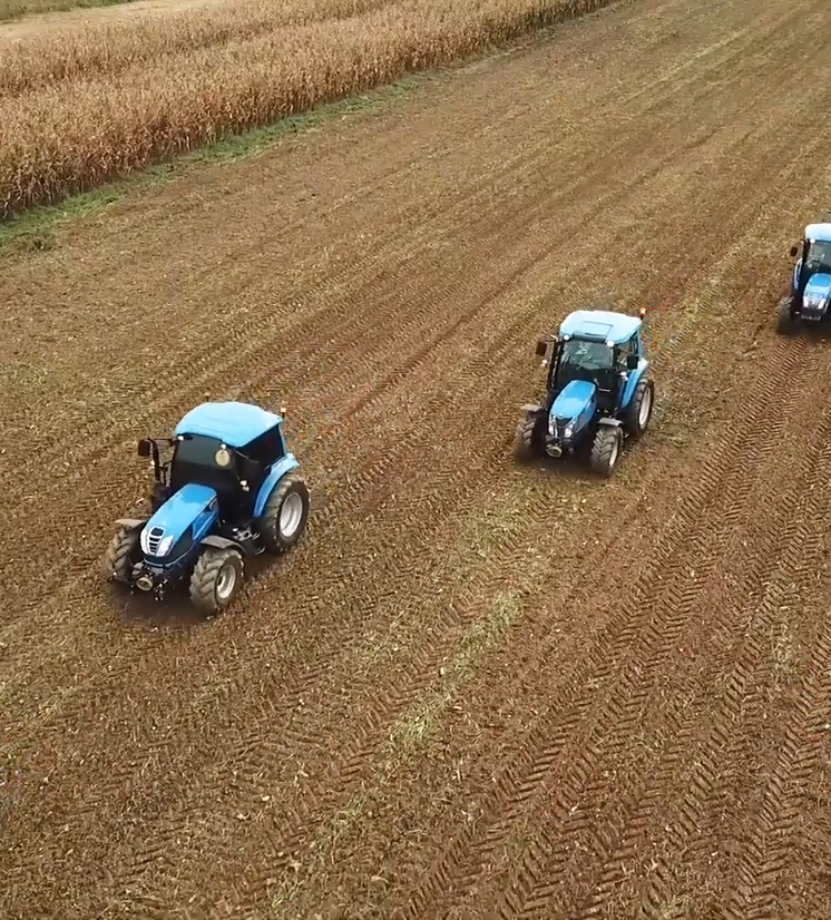 LS TRAKTOR video content