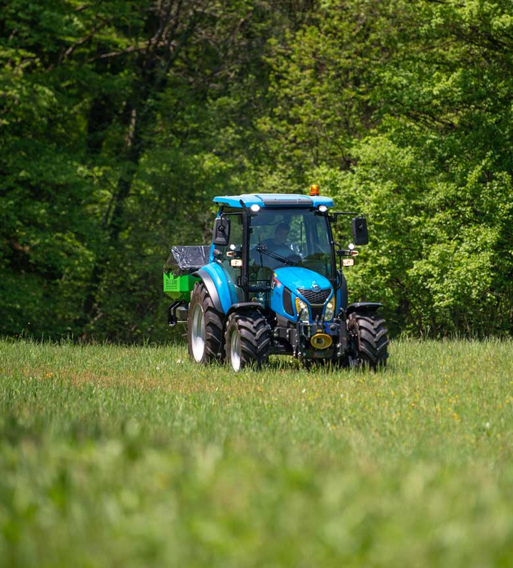 MT5.73 and Hofman FERO fertilizer spreader